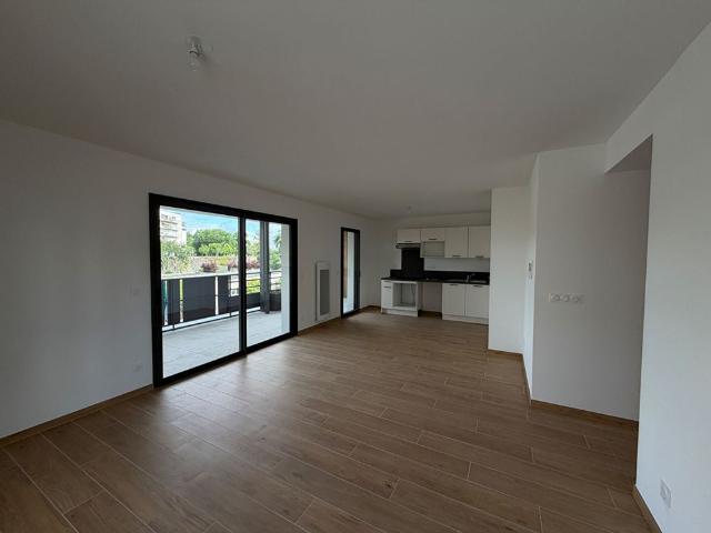 Location appartement 3 pièces, 73.20m², Dax