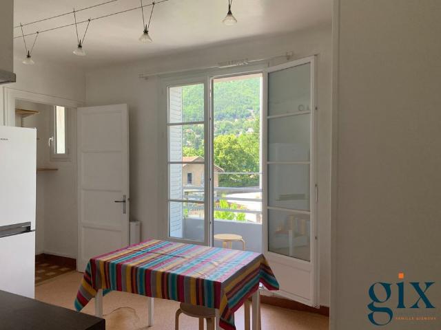 Location Appartement 3 pièces 73m² LA TRONCHE 38700