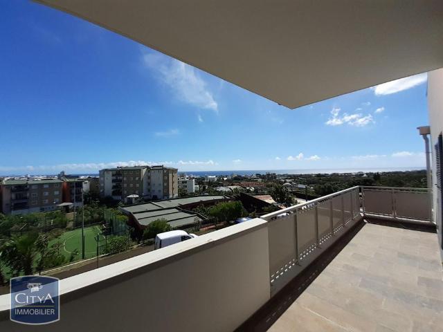 Location Appartement 3 pièces 73m² ST DENIS 97400