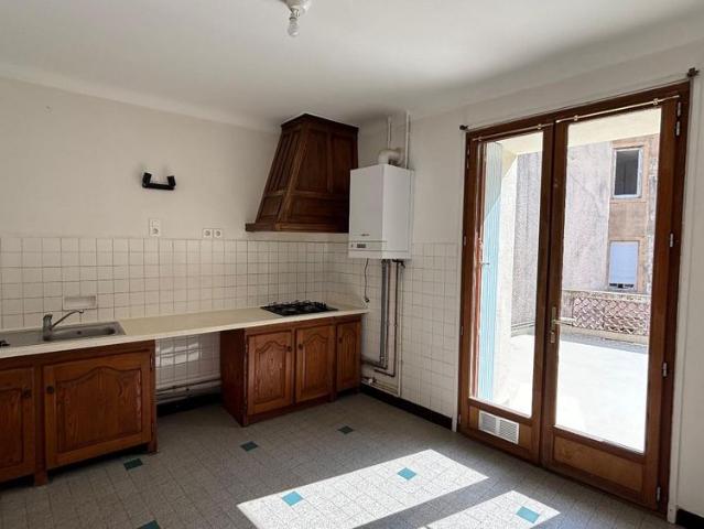 Location Appartement 3 pièces 73m² PRIVAS 07000