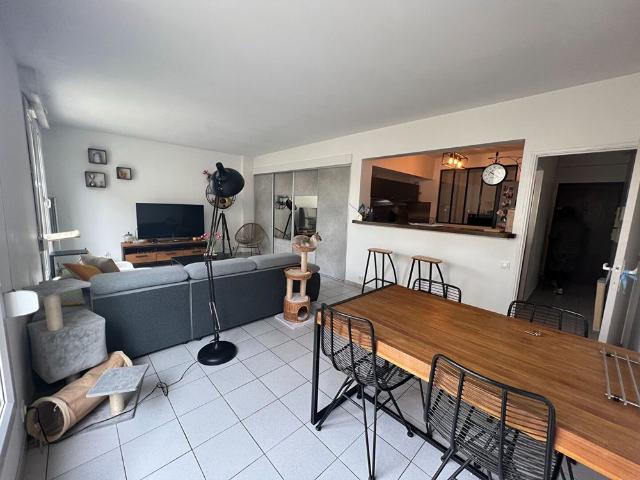 Location appartement 3 pièces, 70.00m², Chevry Cossigny