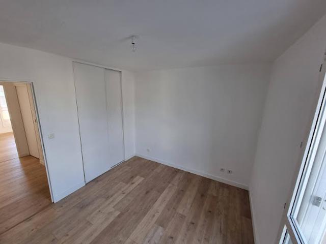 Location Appartement 3 pièces 70 m2 Villeneuve les avignon