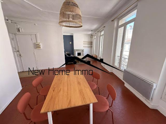 Location Appartement 3 pièces 70 m2 Marseille 1er