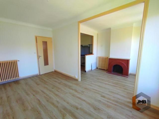 Location Appartement 3 pièces 70m² MILLAU 12100