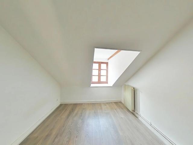 Location Appartement 3 pièces 70m² NEVERS 58000