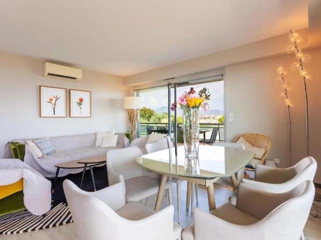 Location Appartement 3 pièces 70m² NICE 06000