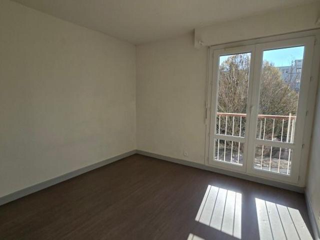 Location Appartement 3 pièces 70m² ST JEAN DE LA RUELLE 45140