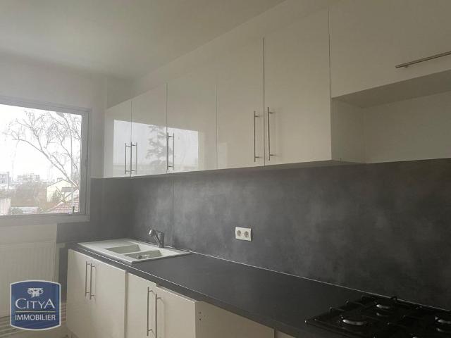 Location Appartement 3 pièces 70m² STE GENEVIEVE DES BOIS 91700