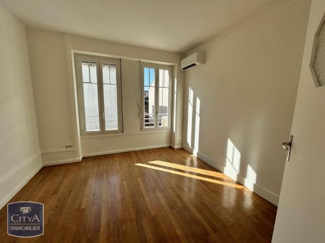 Location Appartement 3 pièces 70m² VILLEFRANCHE SUR SAONE 69400