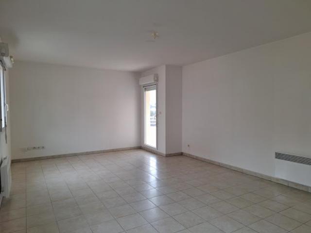 Location Appartement 3 pièces 71 m2 Saint raphael