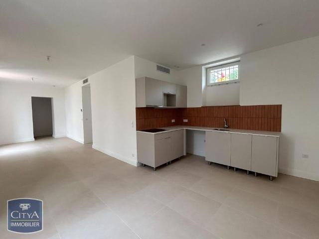 Location Appartement 3 pièces 71m² CANNES 06400