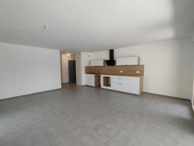 Location Appartement 3 pièces 71m² ALLONZIER LA CAILLE 74350