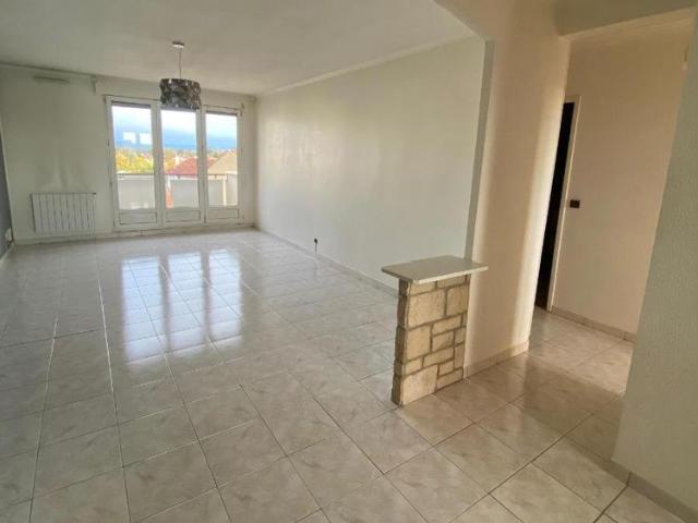 Location Appartement 3 pièces 71m² DECINES CHARPIEU 69150