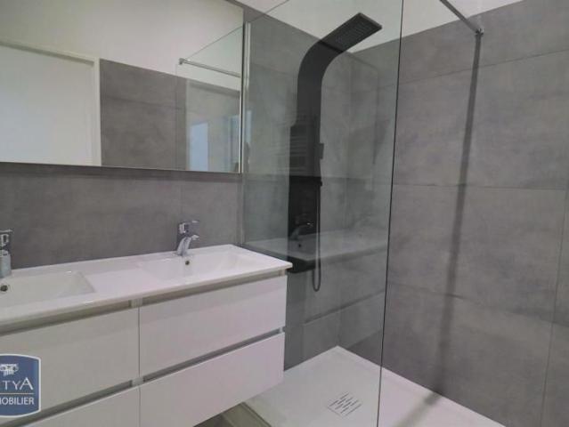 Location Appartement 3 pièces 71m² SAINTES 17100