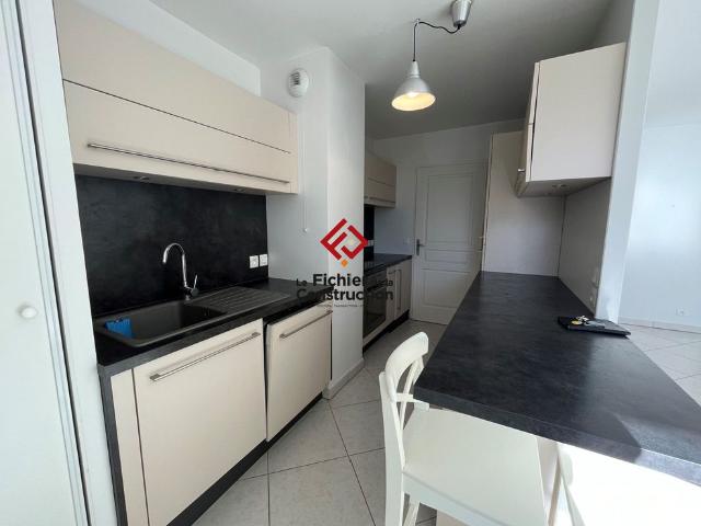 Location Appartement 3 pièces 71m² ST ISMIER 38330