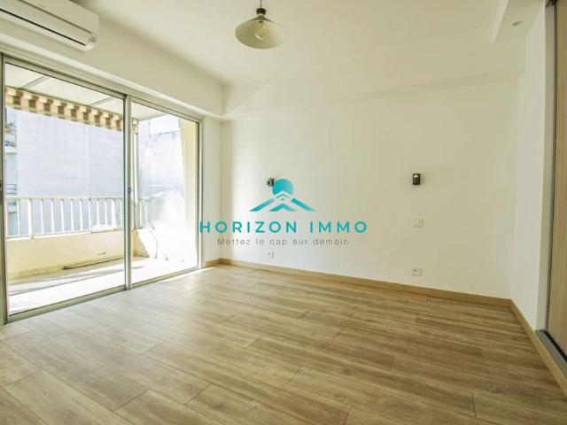 Location Appartement 3 pièces 71m² ST LAURENT DU VAR 06700