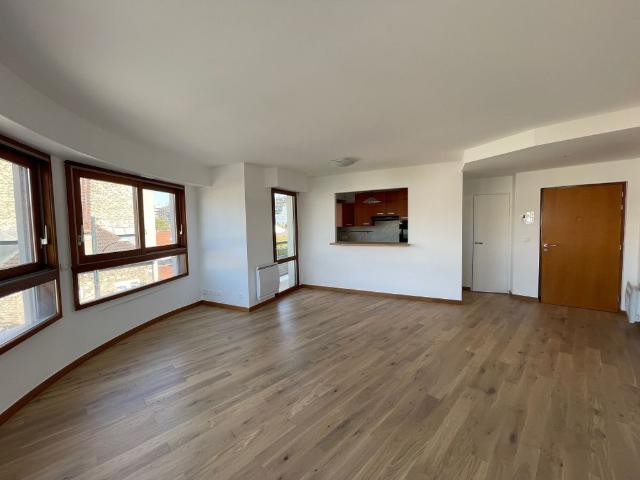 Location Appartement 3 pièces 71m² ST MAUR DES FOSSES 94100