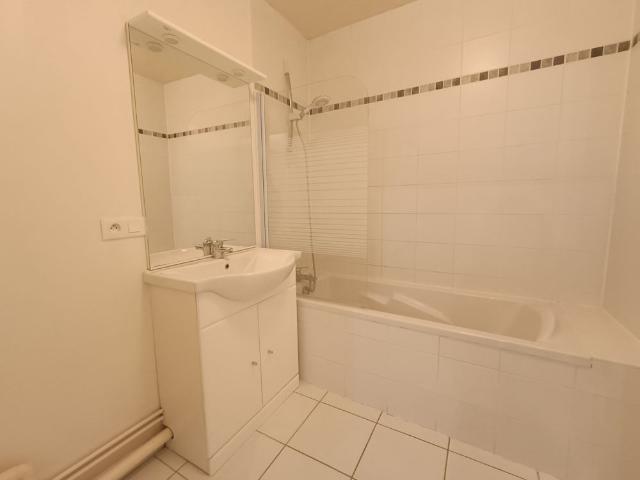 Location Appartement 3 pièces 71m² REIMS 51100