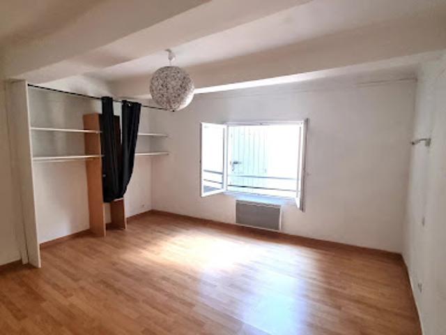 Location Appartement 3 pièces 72.6 m2 La Tour d'Aigues