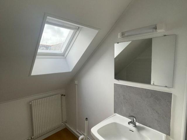 Location appartement 3 pièces, 72.00m², Feneu