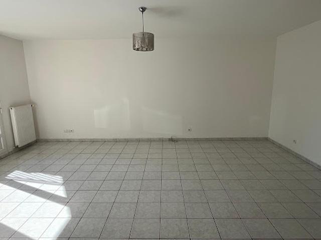 Location Appartement 3 pièces 72 m2 Cheptainville