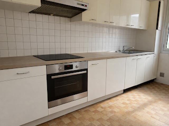 Location Appartement 3 pièces 72 m2 Sollies pont