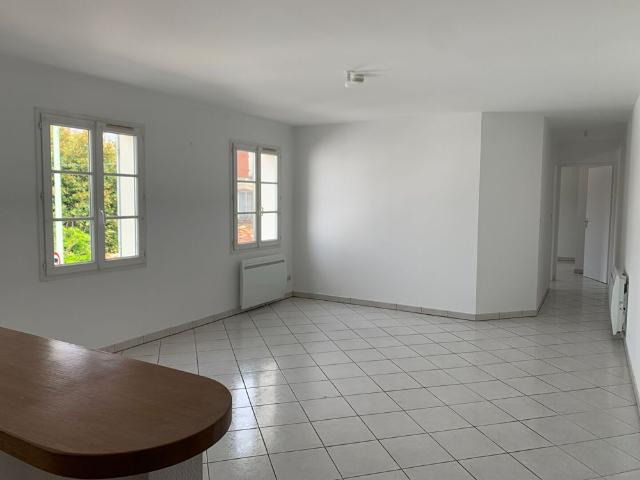 Location appartement 3 pièces, 77.53m², Jonzac