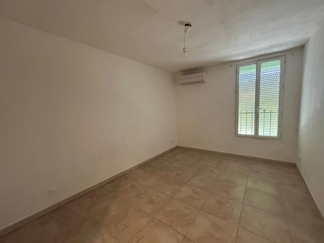 Location appartement 3 pièces, 77.53m², Marguerittes