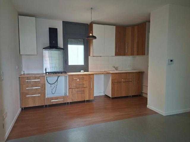 Location Appartement 3 pièces 77m² BORDEAUX 33000