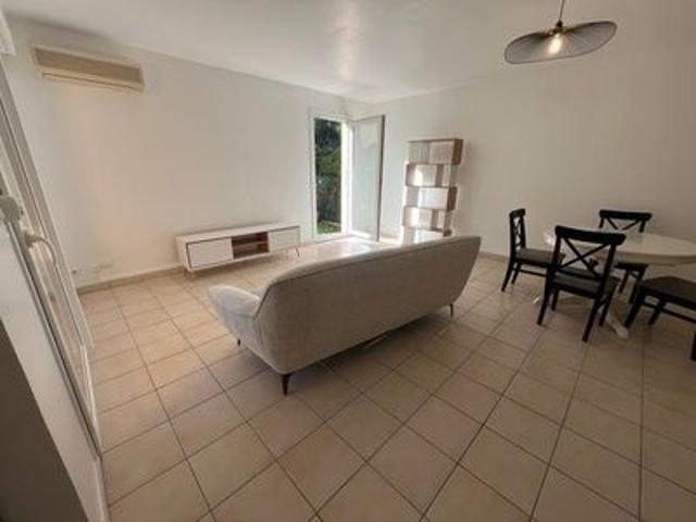 Location Appartement 3 pièces 77m² LE PRADET 83220