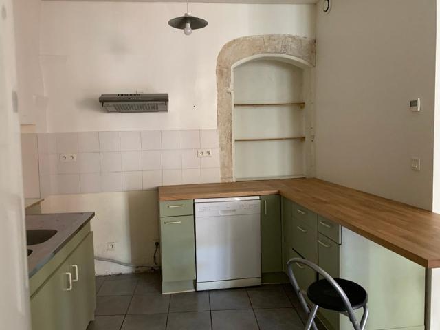 Location Appartement 3 pièces 77m² LES VANS 07140
