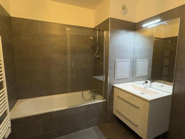 Location Appartement 3 pièces 77m² RUEIL MALMAISON 92500