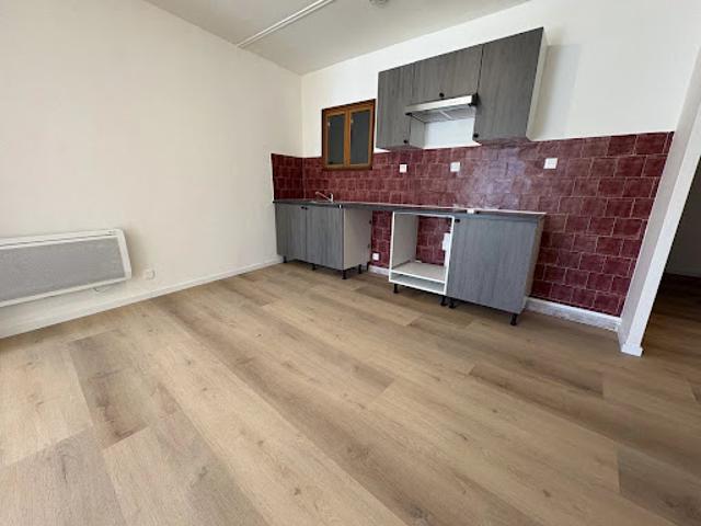 Location Appartement 3 pièces 74.9 m2 Riez
