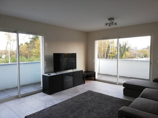 Location appartement 3 pièces 74.06 m² à Ornex 01210 1 805,00 € / mois CC