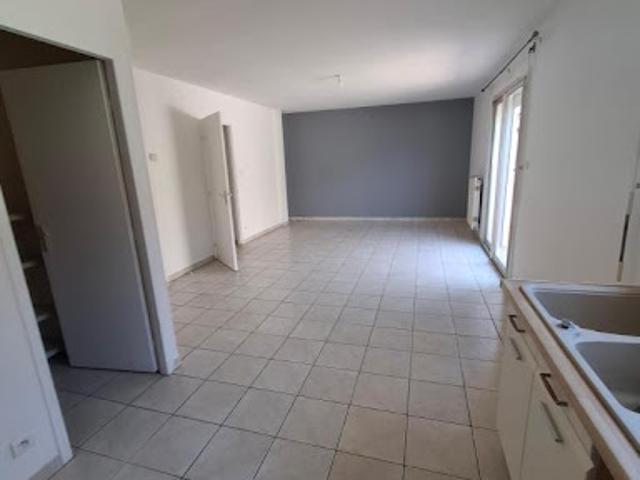 Location Appartement 3 pièces 74.22 m2 Grisolles