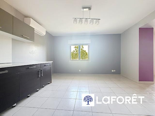 Location Appartement 3 pièces 74.24 m2 Oytier Saint Oblas
