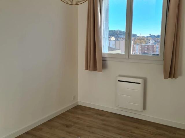 Location appartement 3 pièces 74 m² La Seyne sur Mer