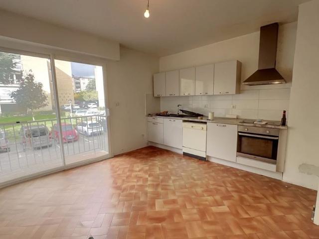 Location Appartement 3 pièces 74m² AIX EN PROVENCE 90ème