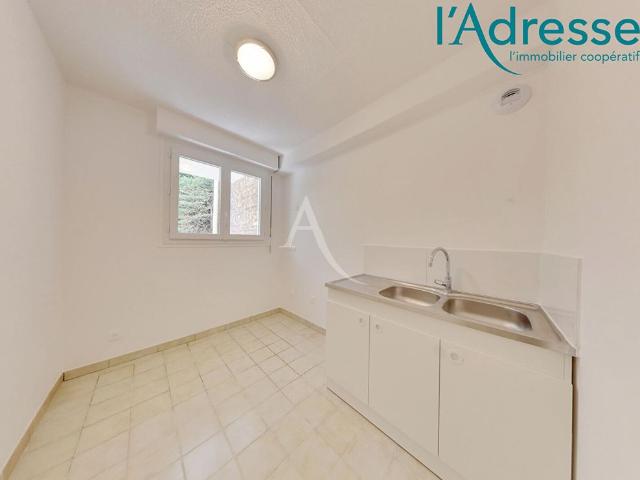 Location Appartement 3 pièces 74m² NOISY LE GRAND 93160