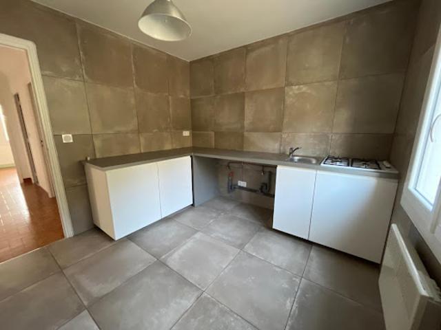 Location Appartement 3 pièces 75.77 m2 Riez