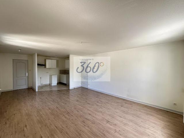 Location Appartement 3 pièces 75 m2 Cluny