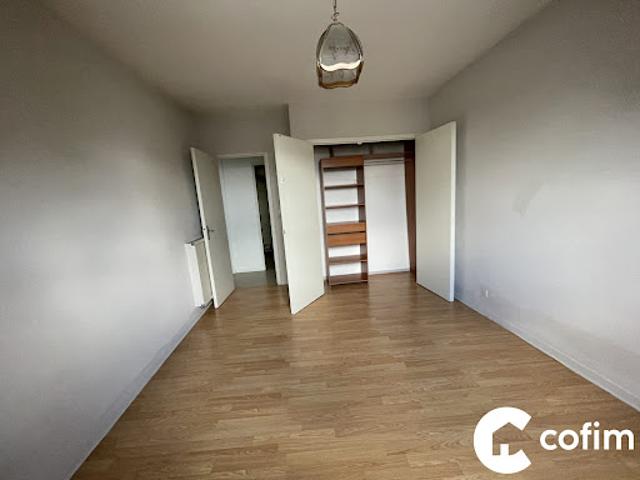 Location Appartement 3 pièces 75 m2 Oloron Sainte Marie