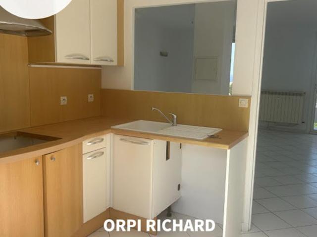 Location Appartement 3 pièces 75 m2 Six Fours les Plages