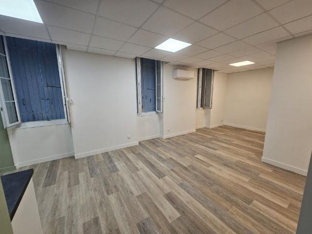 Location Appartement 3 pièces 75m² BURIE 17770
