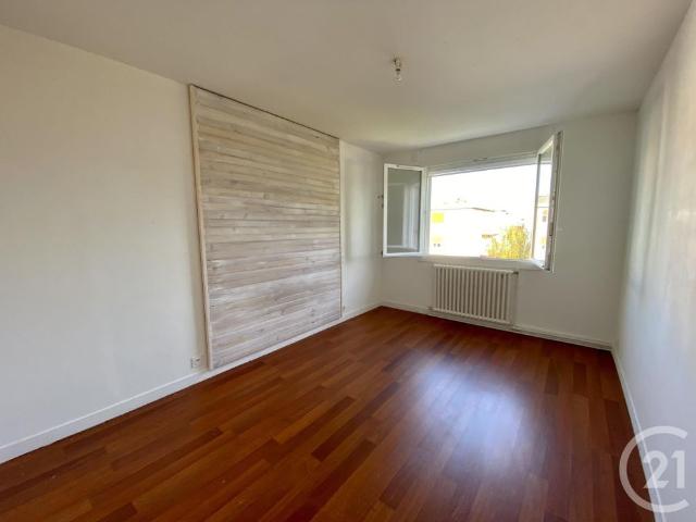 Location Appartement 3 pièces 75m² GRANVILLE 50400