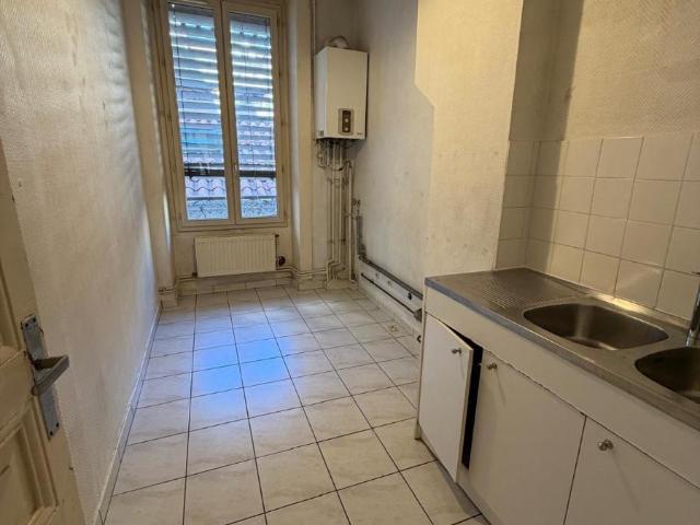 Location Appartement 3 pièces 75m² LYON 3ème