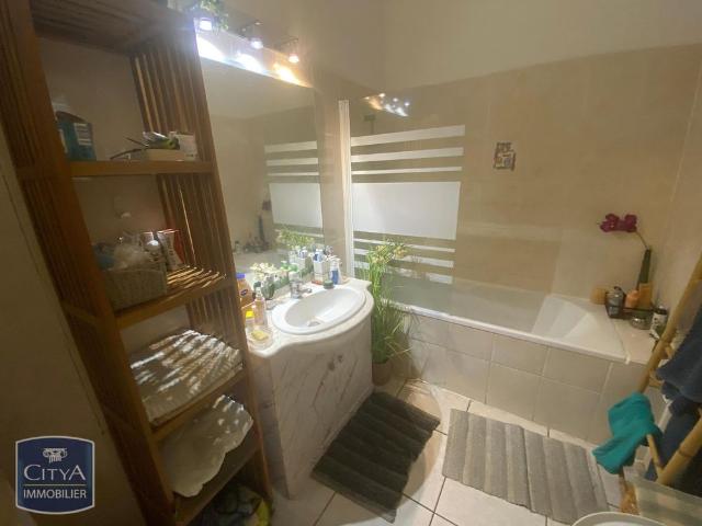 Location Appartement 3 pièces 75m² ST DENIS 97400