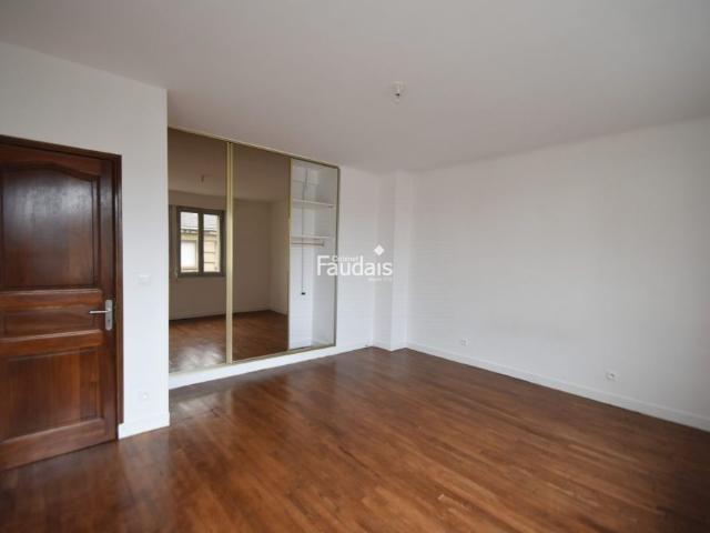 Location Appartement 3 pièces 75m² ST LO 50000