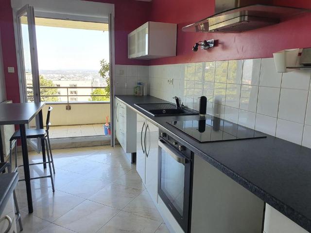 Location Appartement 3 pièces 75m² STE FOY LES LYON 69110