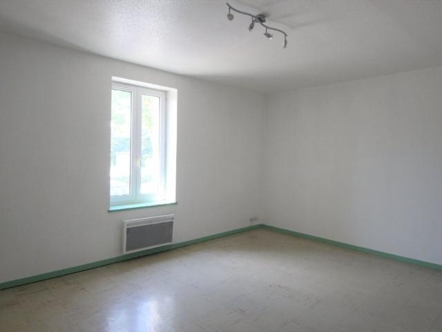 Location Appartement 3 pièces 75m² PIERRE DE BRESSE 71270